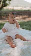 Load image into Gallery viewer, Foyer Floral - Petite Hair Bow
