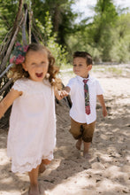 Load image into Gallery viewer, Foyer Floral - Boys Tie
