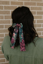 Load image into Gallery viewer, Foyer Floral - Lady Hair Bow
