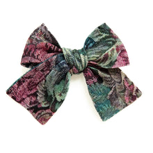 Load image into Gallery viewer, Foyer Floral - Petite Hair Bow
