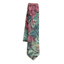 Load image into Gallery viewer, Foyer Floral - Youth Tie
